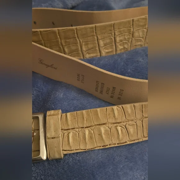 Garugieri Beige Crocodile Pattern Leather Belt - Picture 2 of 7